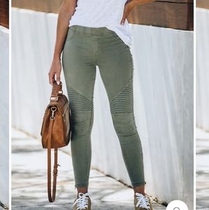 NEW VICI Piper Jegging in Olive